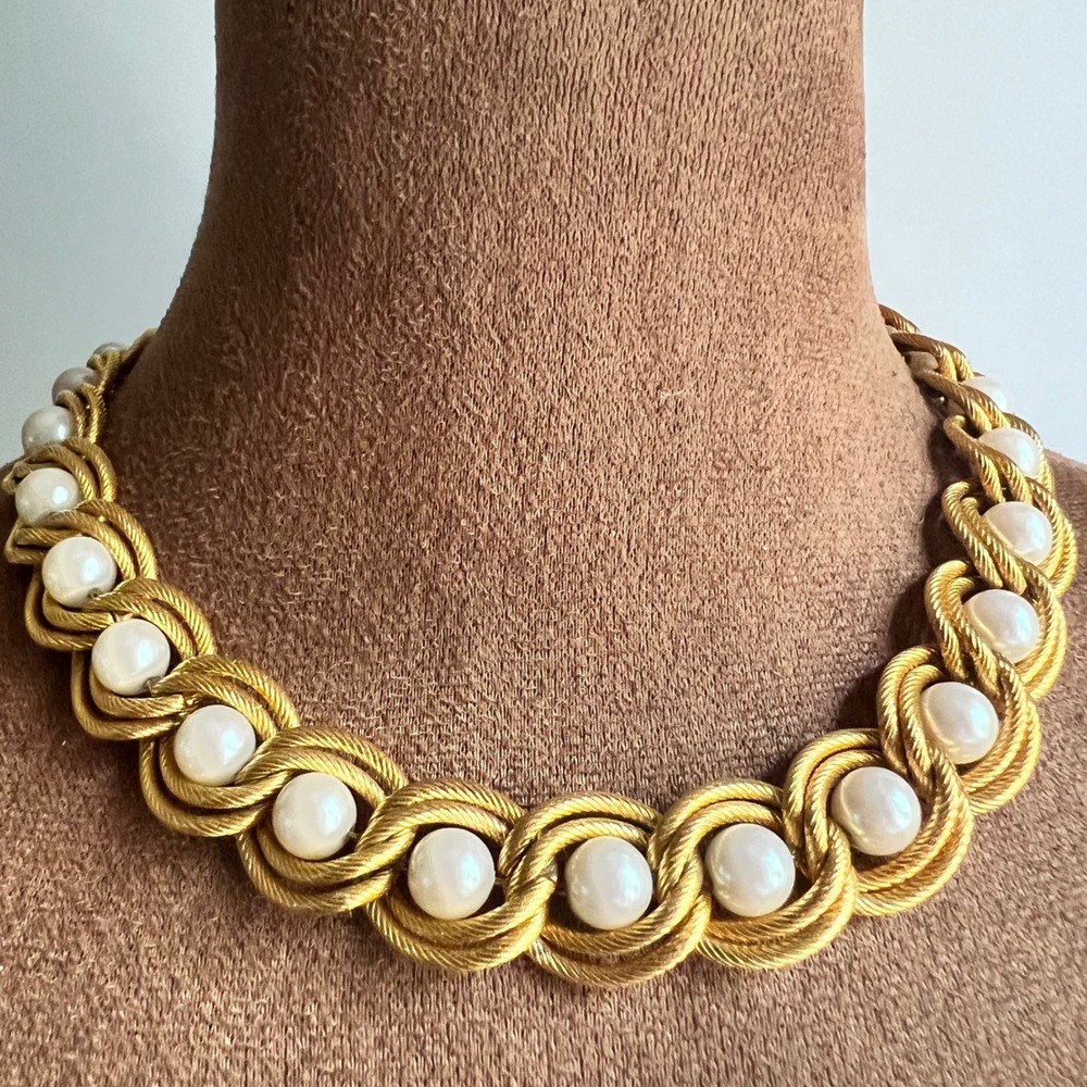 Vintage Gold Tone Twisted Rope Faux Pearl Chunky Choker Necklace 17in Old Money